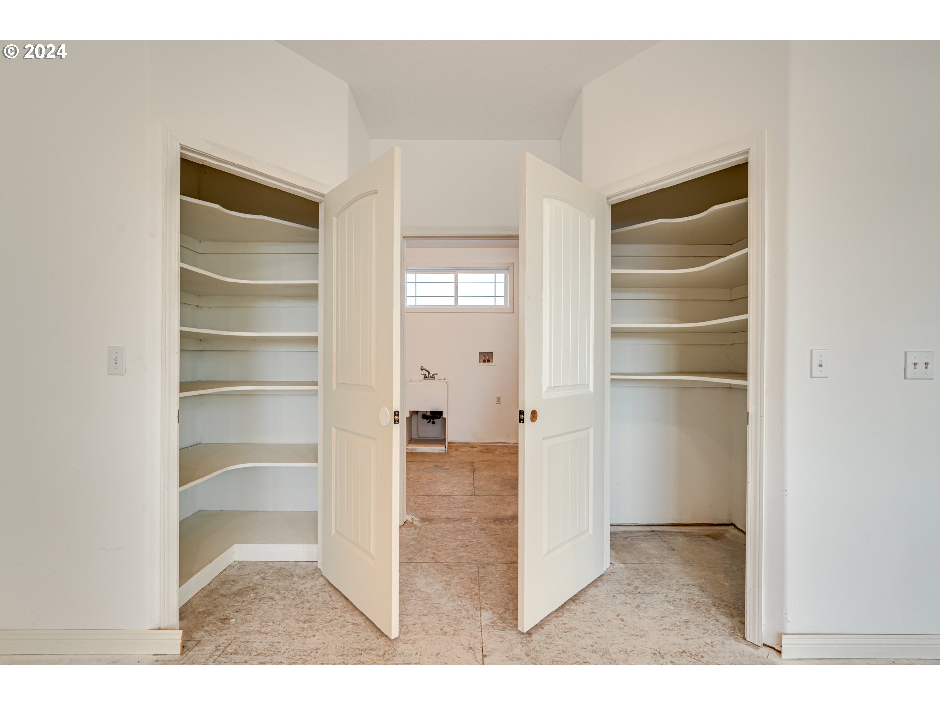 2825 Dike Road Woodland, WA 98674 - Photo 14 of 48 a view of closet area