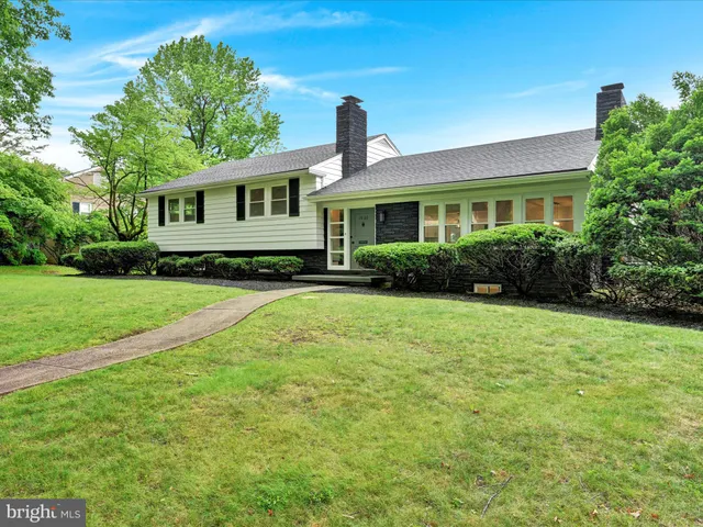 $4,000 | 1020 Wyomissing Boulevard, Wyomissing, PA 19610