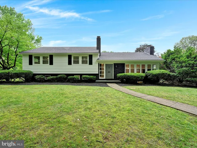 $4,000 | 1020 Wyomissing Boulevard, Wyomissing, PA 19610