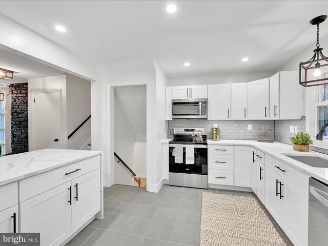 $4,000 | 1020 Wyomissing Boulevard, Wyomissing, PA 19610