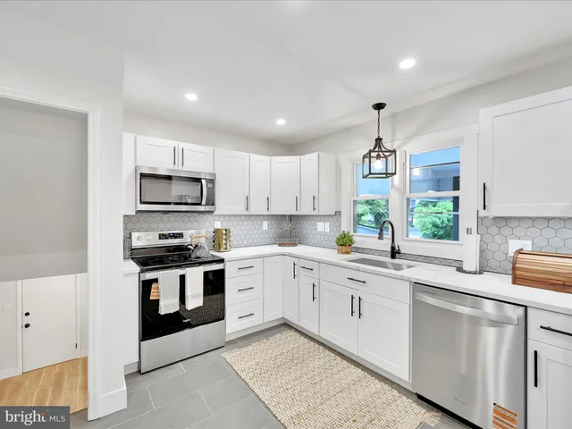 $4,000 | 1020 Wyomissing Boulevard, Wyomissing, PA 19610