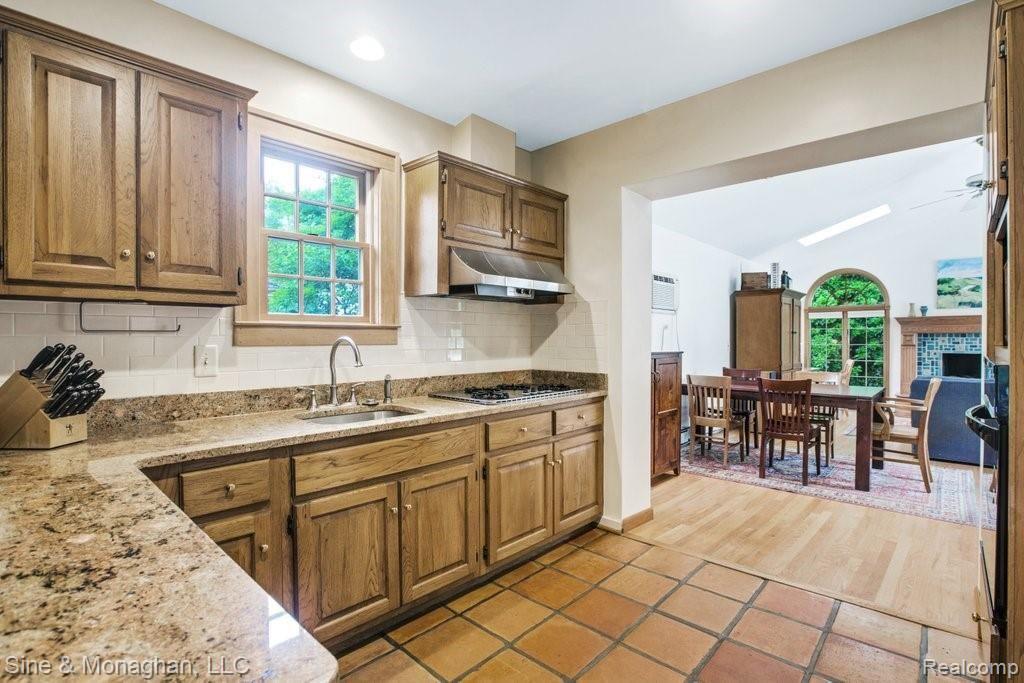 860 Rivard Boulevard Grosse Pointe, MI 48230 - Photo 11 of 44 021.jpg-SMALL