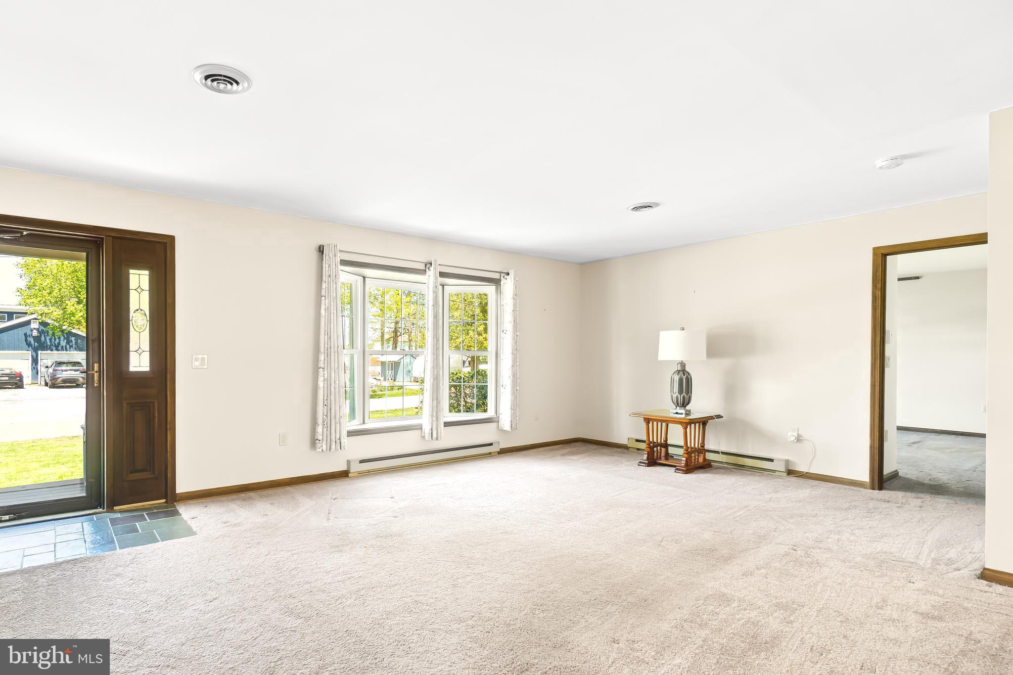 310 River Road Elkton, MD 21921 - Photo 4 of 29 Family Room 23'x13'