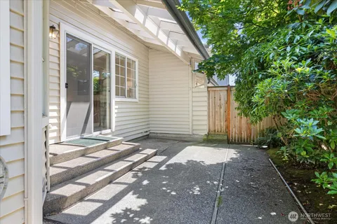 $875,000 | 6631 114th Avenue Southeast, Bellevue, WA 98006