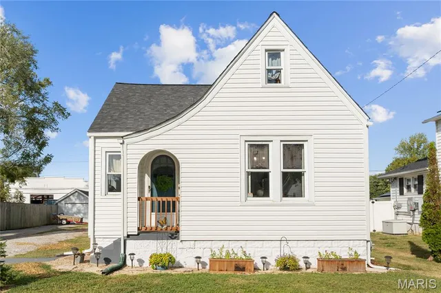 $130,000 | 511 South Vine Street, O'Fallon, IL 62269