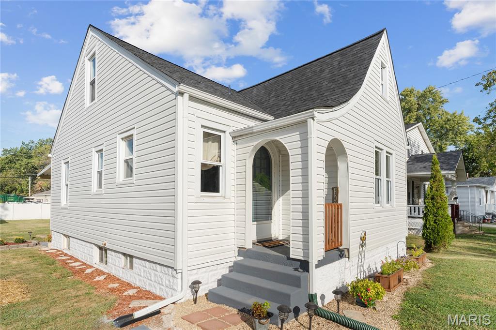 511 South Vine Street O'Fallon, IL 62269 - Photo 3 of 46