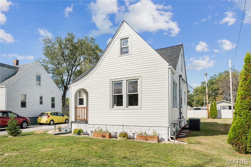 511 South Vine Street O'Fallon, IL 62269 - Photo 4 of 46