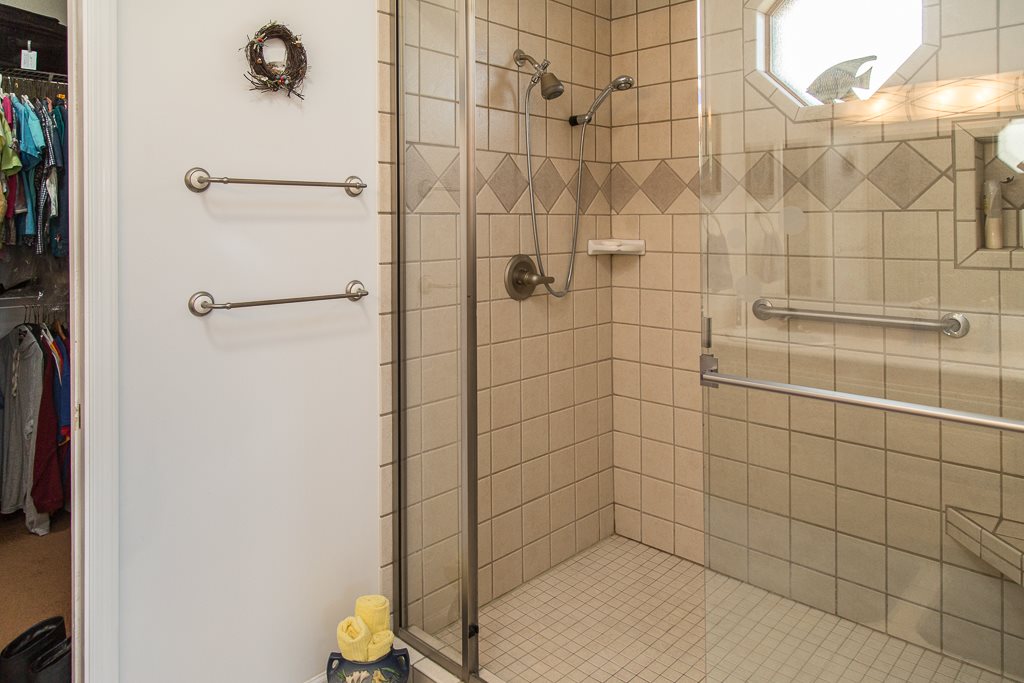 29 Lockheed Boulevard Waynesboro, VA 22980 - Photo 25 of 43 a bathroom with a shower