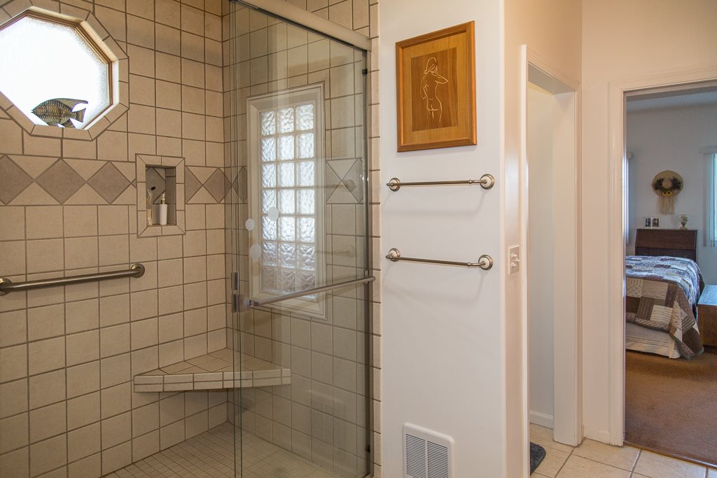 29 Lockheed Boulevard Waynesboro, VA 22980 - Photo 26 of 43 a bathroom with a shower