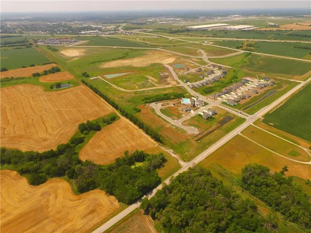 $2,400,000 | North Clare Road, Gardner, KS 66030