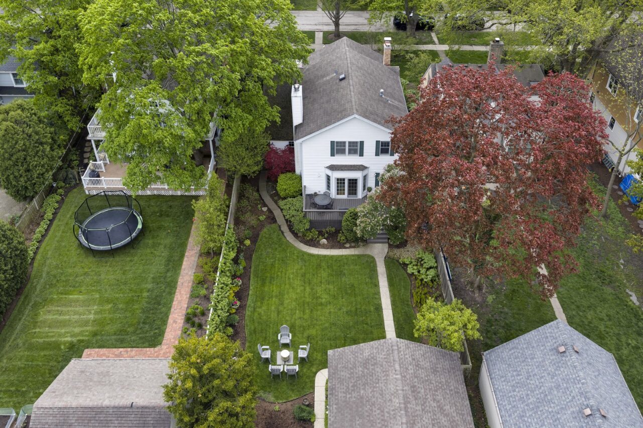 1087 Ash Street Winnetka, IL 60093 - Photo 3 of 42
