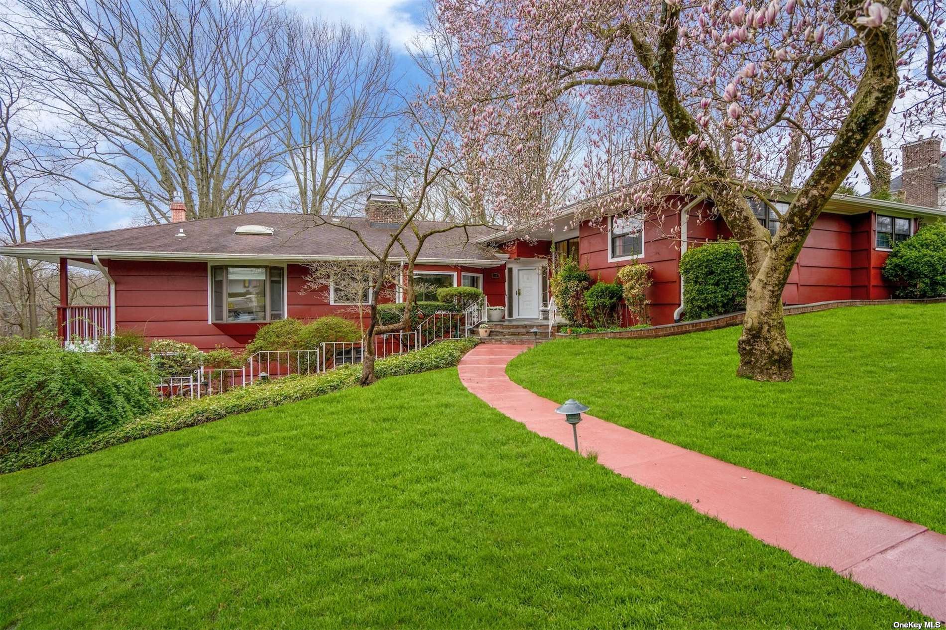 17 Luquer Road, Manhasset, NY 11030 Compass