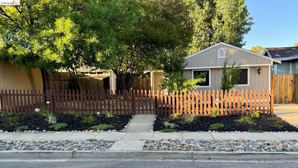 $449,500 | 208 Circuit Drive, Roseville, CA 95678