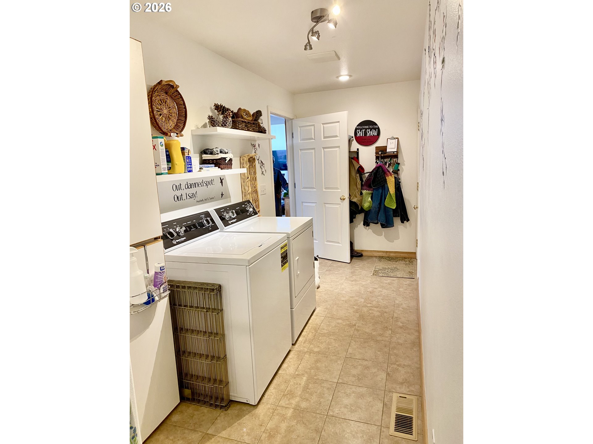 3555 Indiana Avenue Baker City, OR 97814 - Photo 16 of 43 a view of washer and dryer