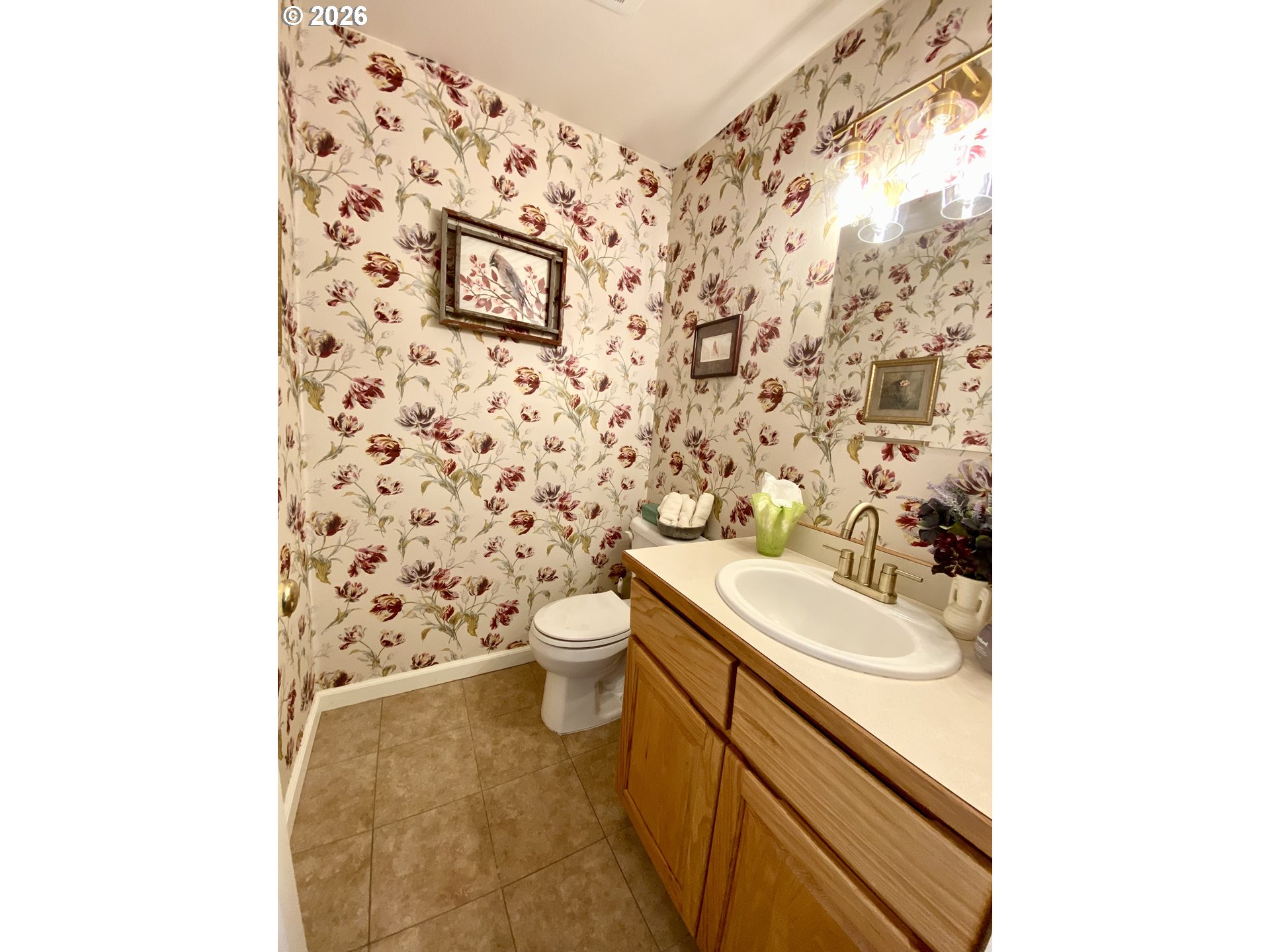 3555 Indiana Avenue Baker City, OR 97814 - Photo 18 of 43 a bathroom with a sink and a toilet