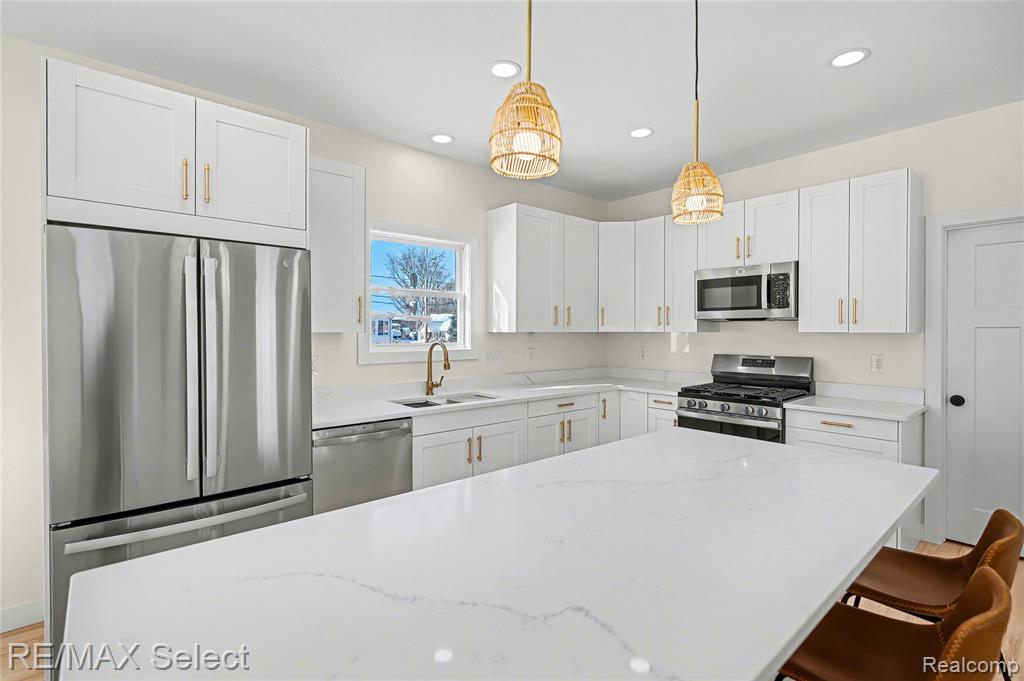 408 3rd Street Fenton, MI 48430 - Photo 8 of 69 Gallery Image 8