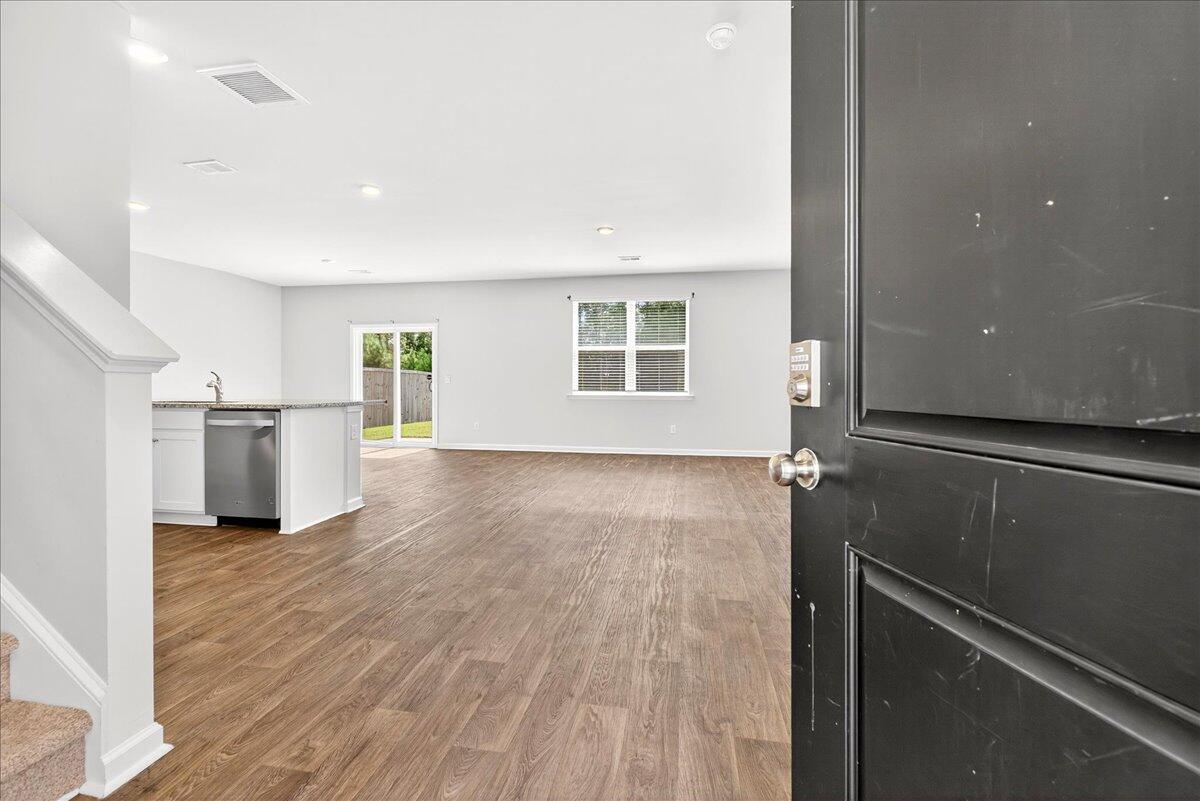 476 Cedarview Road Summerville, SC 29486 - Photo 6 of 50 07-DSC01116