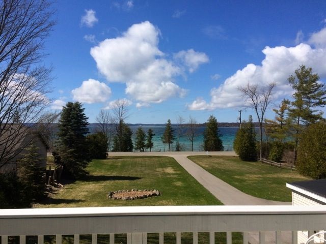 2107 Island View Road Traverse City, MI 49686 - Photo 31 of 36 1798441-30.JPG