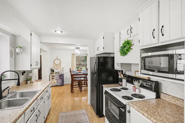 $209,900 | 524 South Rosewood, Jackson, MI 49201