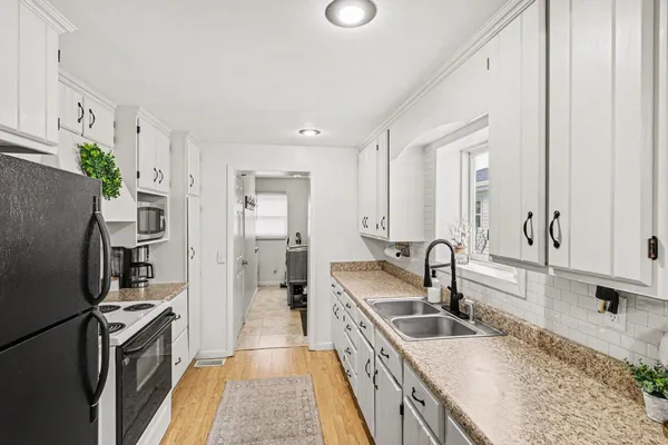 $209,900 | 524 South Rosewood, Jackson, MI 49201