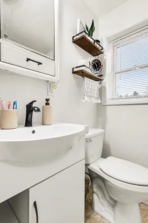 $209,900 | 524 South Rosewood, Jackson, MI 49201