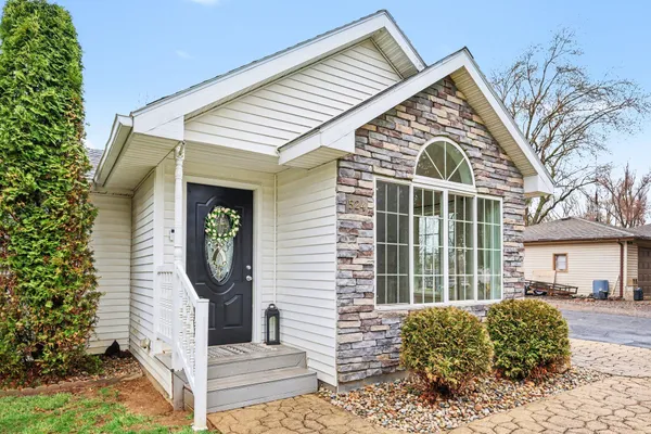 $209,900 | 524 South Rosewood, Jackson, MI 49201