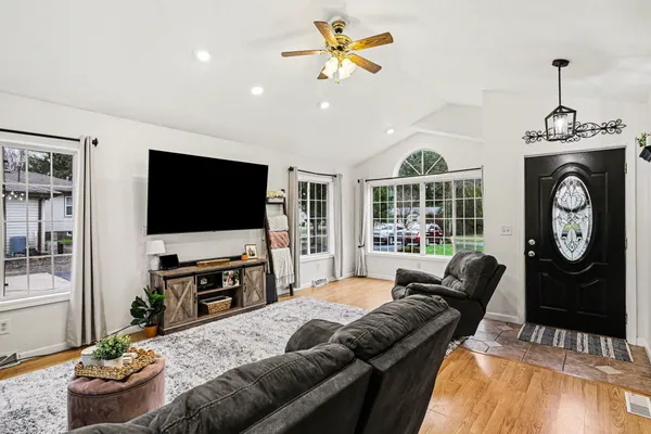 $209,900 | 524 South Rosewood, Jackson, MI 49201