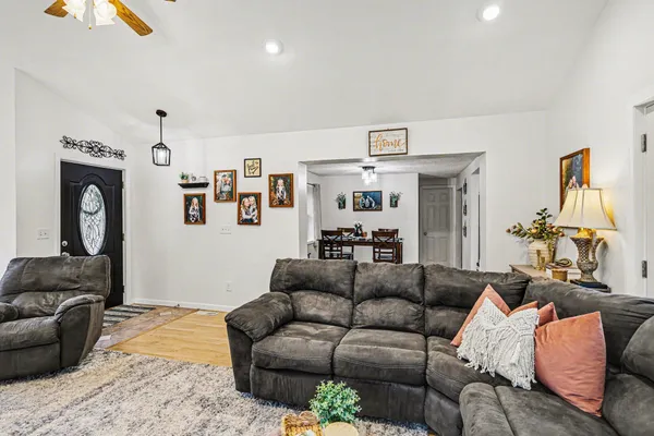 $209,900 | 524 South Rosewood, Jackson, MI 49201