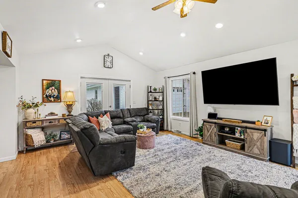 $209,900 | 524 South Rosewood, Jackson, MI 49201