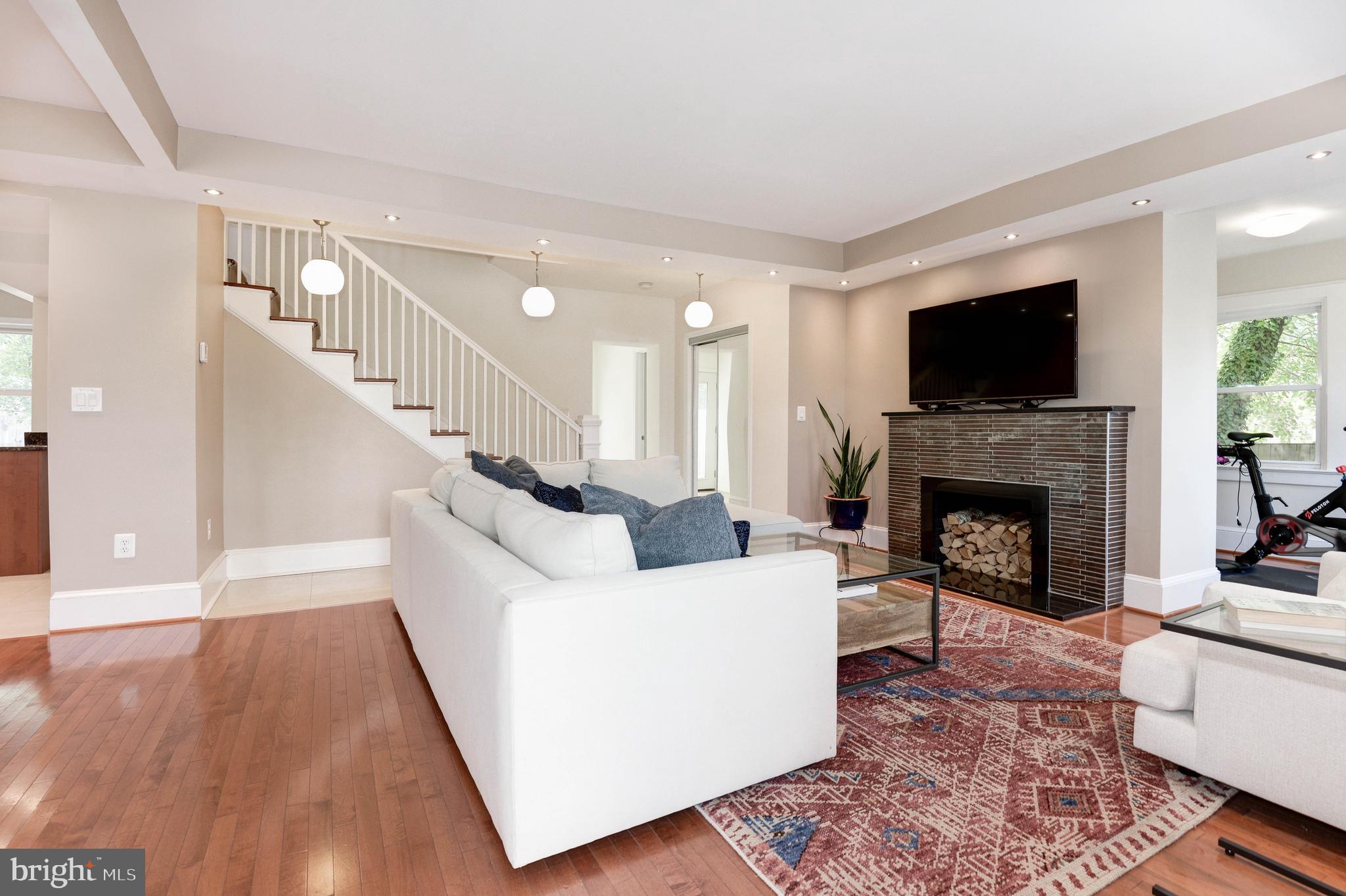 713 South Glebe Road Arlington, VA 22204 - Photo 3 of 51 Open & Bright Living Room w/ Fireplace