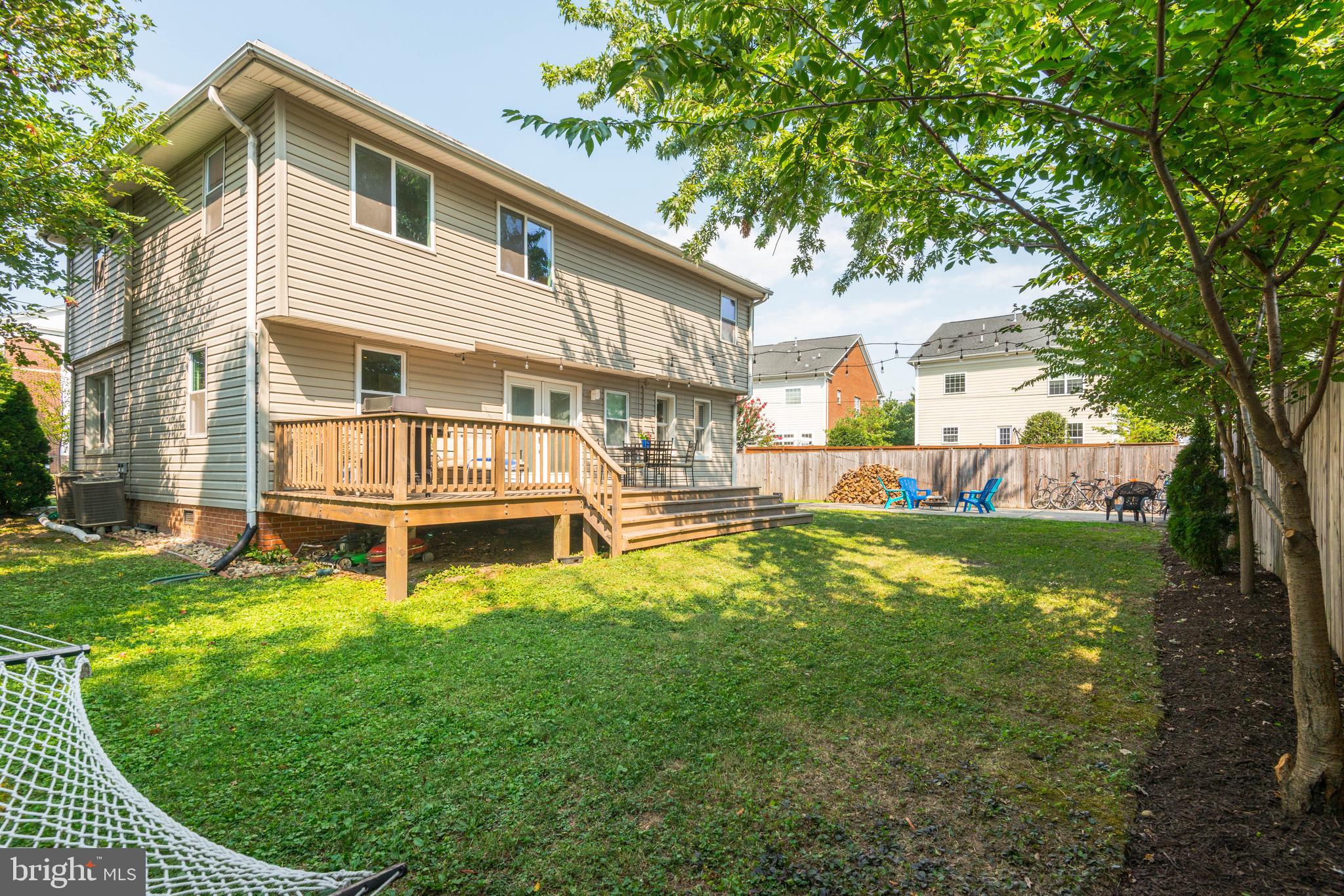 713 South Glebe Road Arlington, VA 22204 - Photo 44 of 51 Deck Great for Entertaining