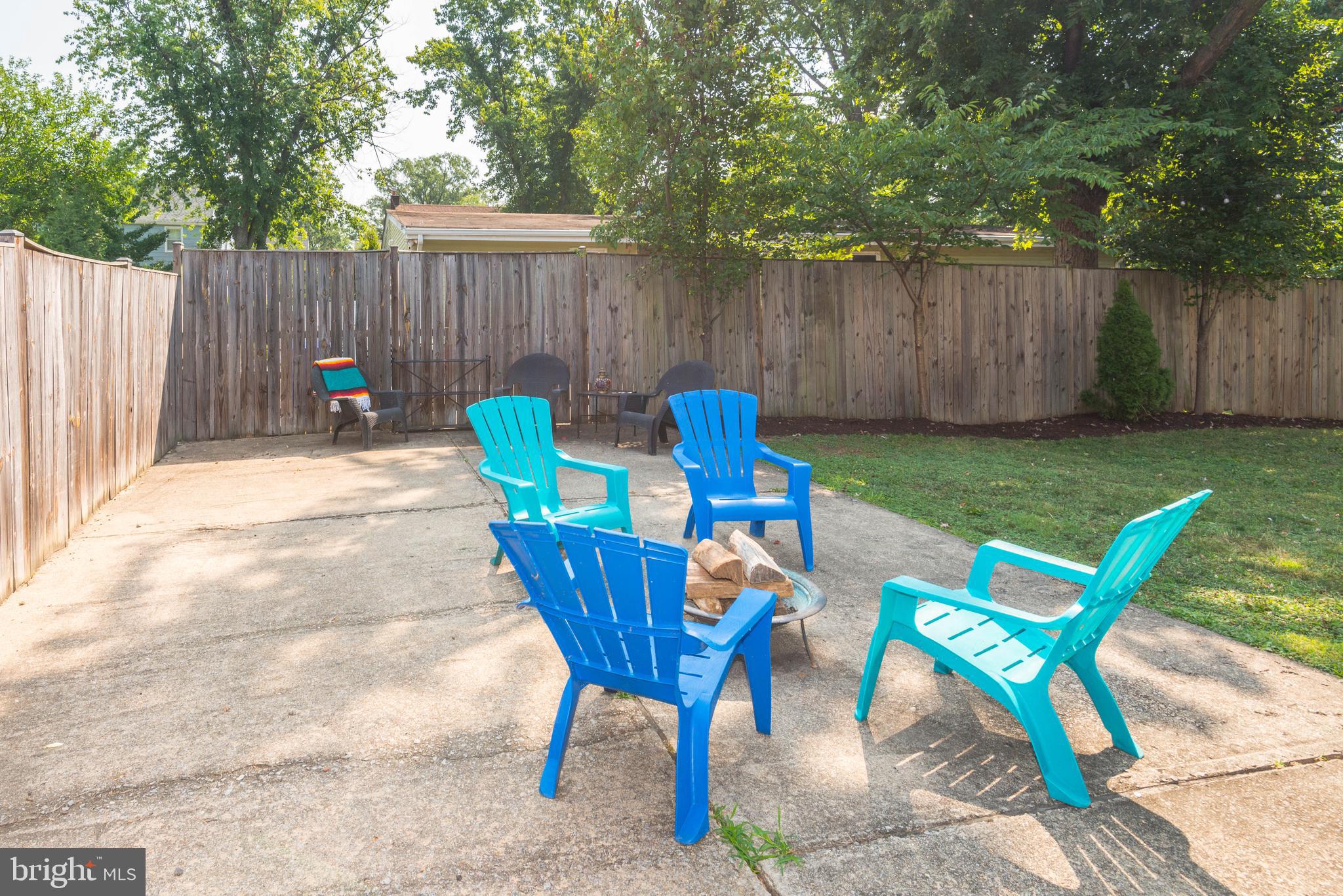 713 South Glebe Road Arlington, VA 22204 - Photo 49 of 51 Room to Spread out in Back & Side Yard