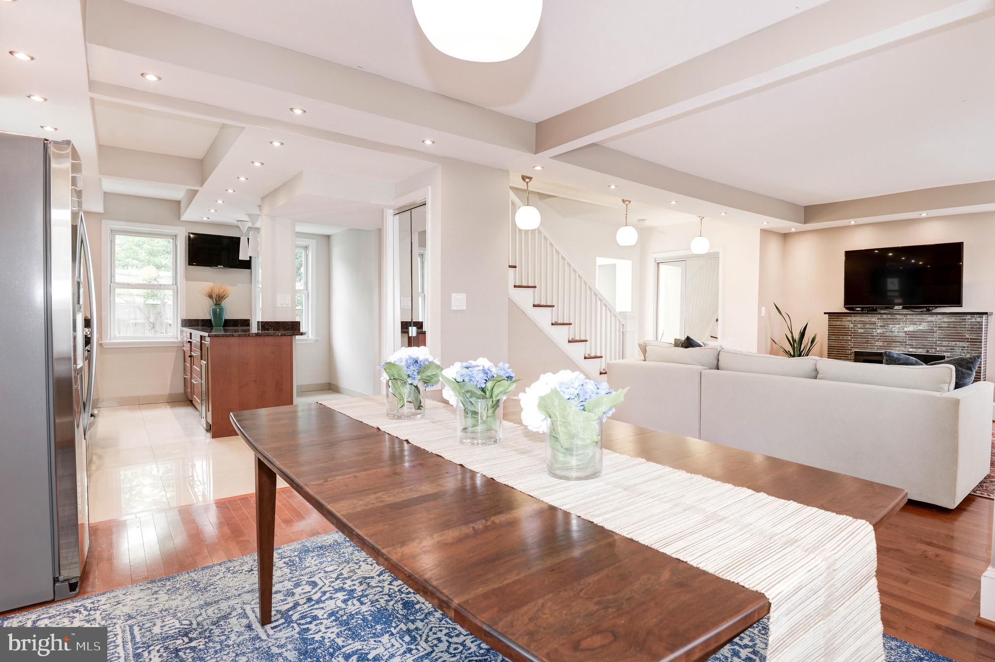 713 South Glebe Road Arlington, VA 22204 - Photo 8 of 51 Spacious Dining Area