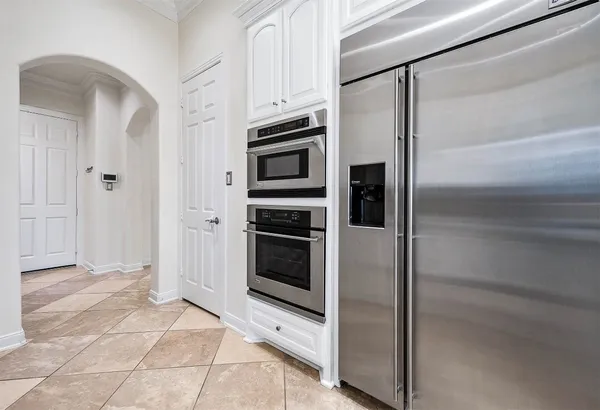 $1,050,000 | 3323 Louvre Lane, Houston, TX 77082