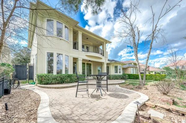 $1,050,000 | 3323 Louvre Lane, Houston, TX 77082