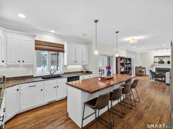 $889,900 | 17 Salem Hollow Lane, Salem, CT 06420