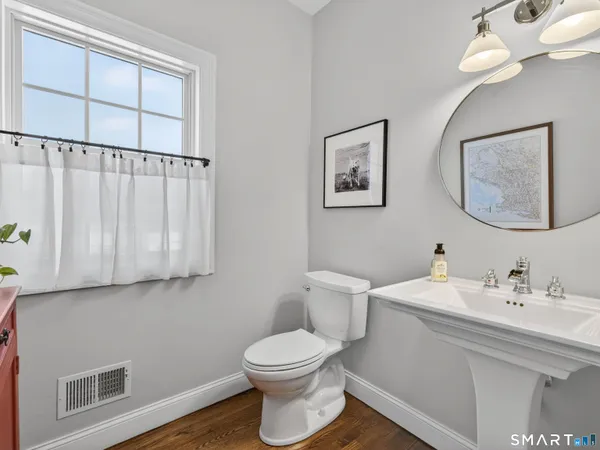 $889,900 | 17 Salem Hollow Lane, Salem, CT 06420