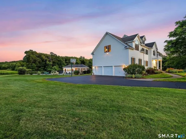 $889,900 | 17 Salem Hollow Lane, Salem, CT 06420