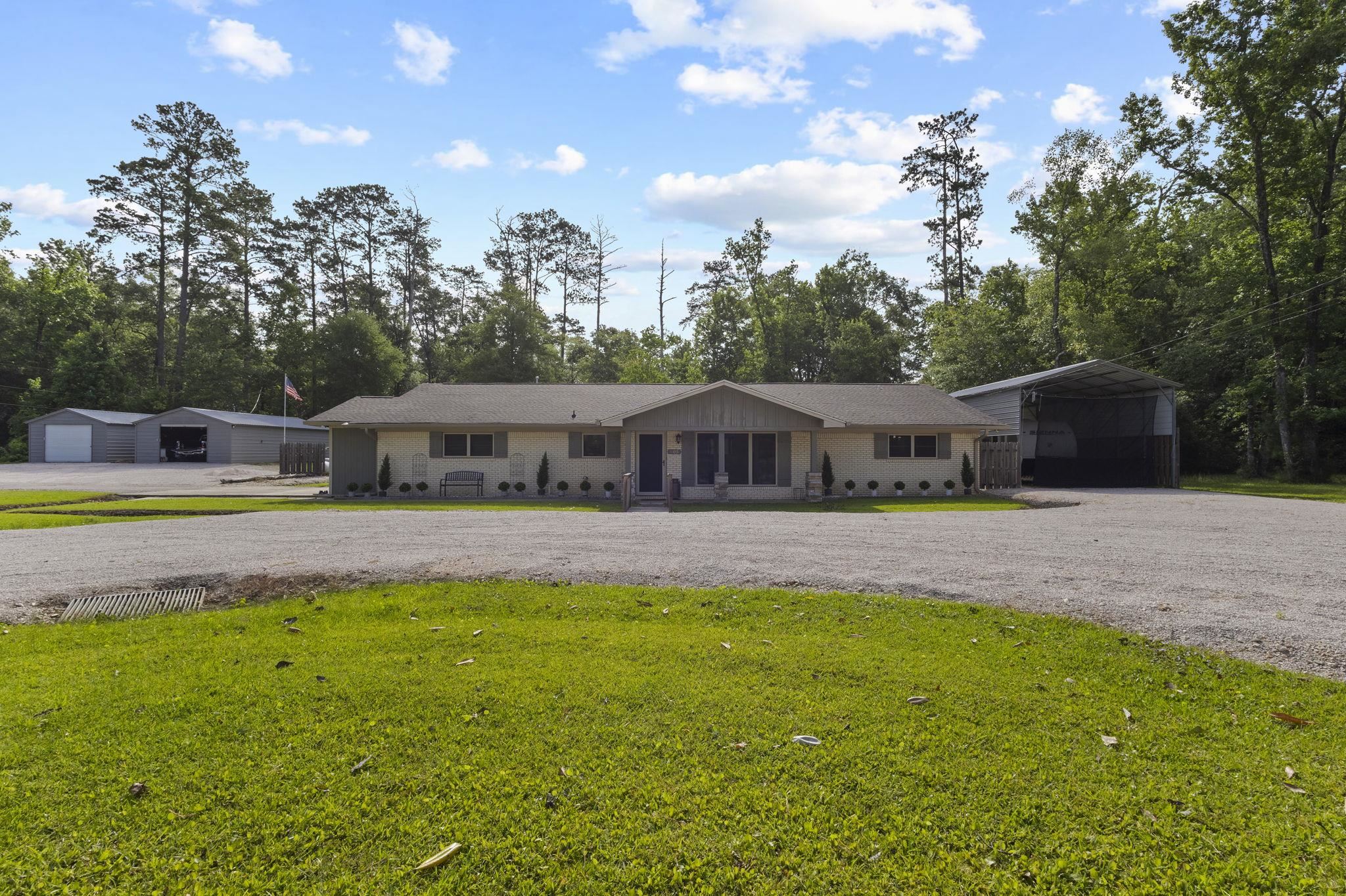805 Gentry Road Silsbee, TX 77656 - Photo 2 of 34