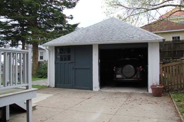 35 Kings Beach Road Lynn, MA 01902 - Photo 5 of 30 Gallery Image 5