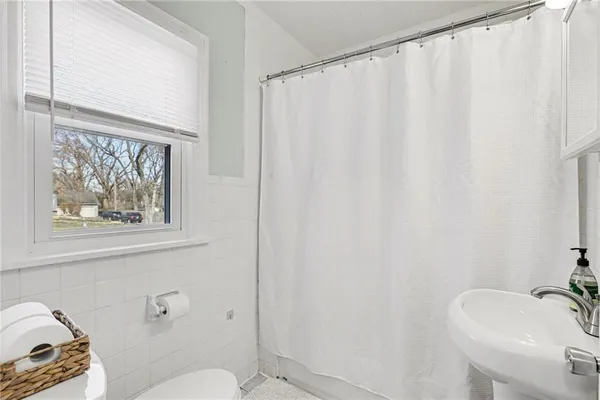 $250,000 | 921 Manor Road, Independence, MO 64055