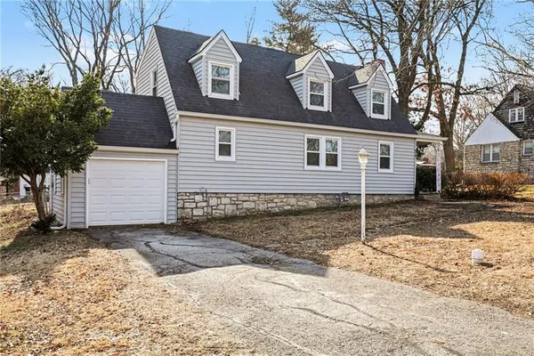 $250,000 | 921 Manor Road, Independence, MO 64055