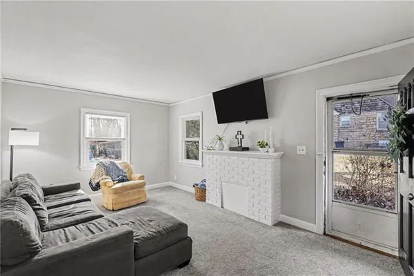 $250,000 | 921 Manor Road, Independence, MO 64055