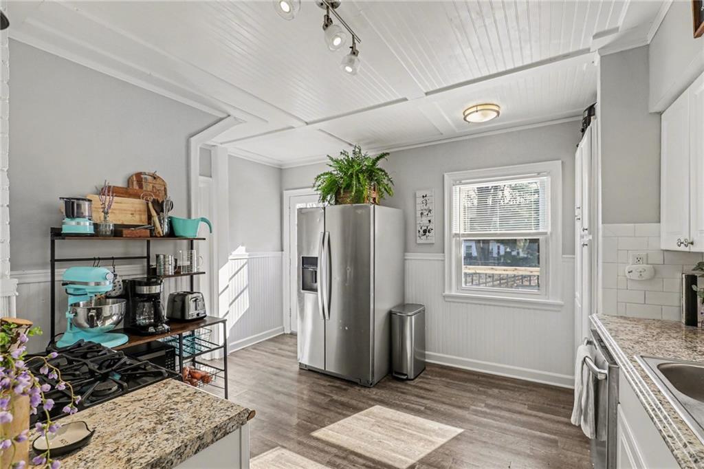 921 Manor Road Independence, MO 64055 - Photo 7 of 32