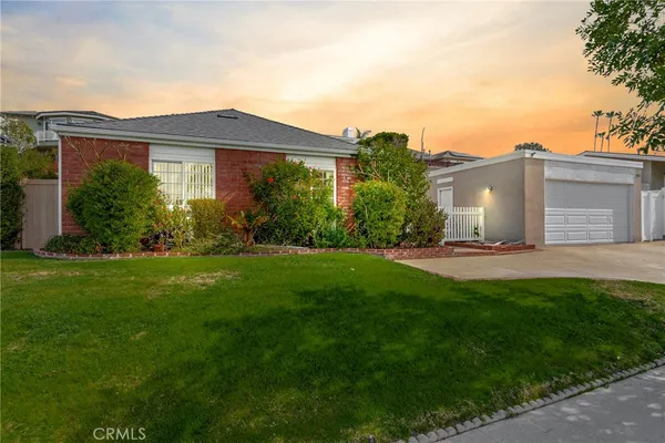 $7,400 | 2968 Alta Laguna Boulevard, Laguna Beach, CA 92651