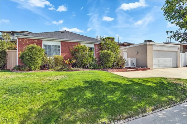 $7,400 | 2968 Alta Laguna Boulevard, Laguna Beach, CA 92651