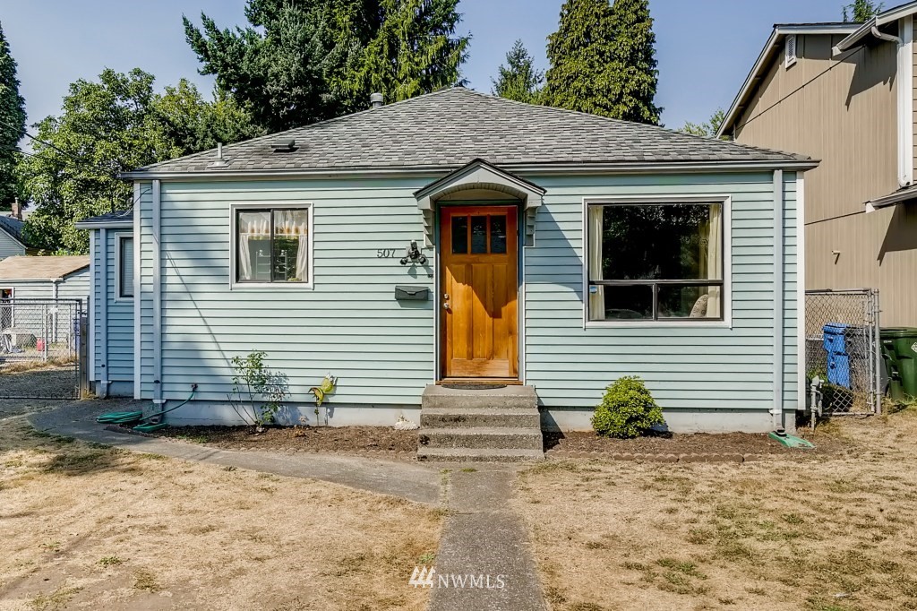 507 Harrison Street Sumner, WA 98390 - Photo 3 of 28
