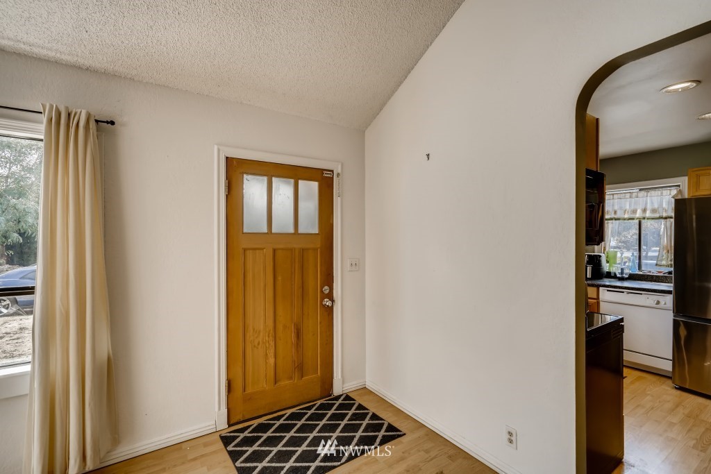 507 Harrison Street Sumner, WA 98390 - Photo 6 of 28