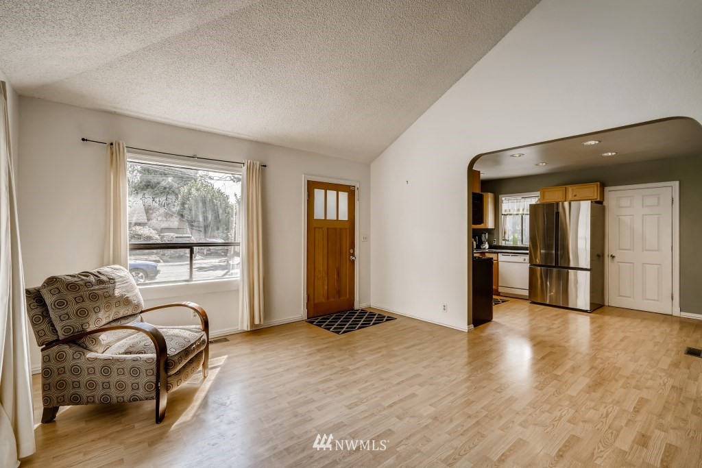 507 Harrison Street Sumner, WA 98390 - Photo 8 of 28