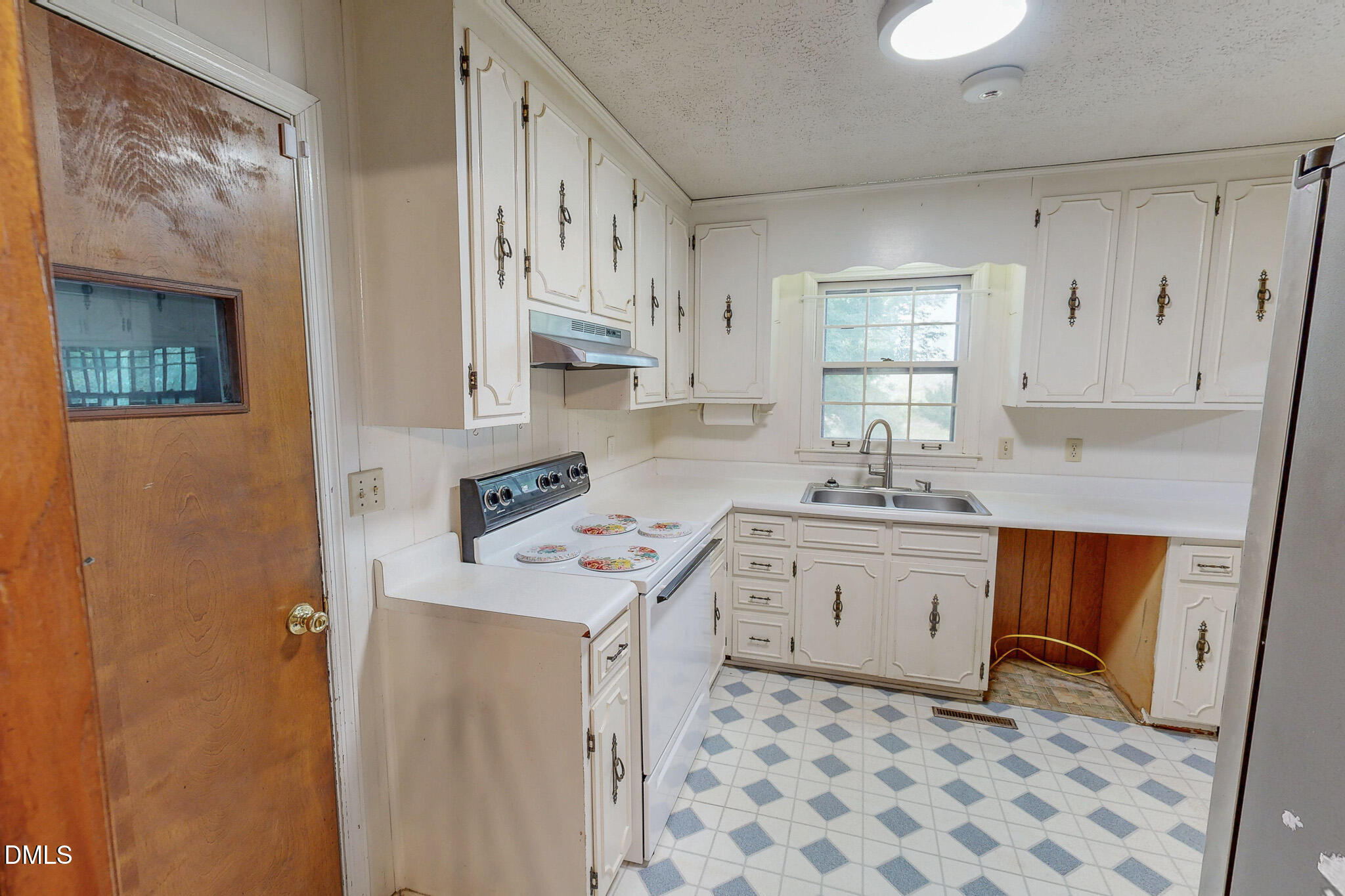 2072 Edwin Robertson Road Roxboro, NC 27574 - Photo 14 of 28 15